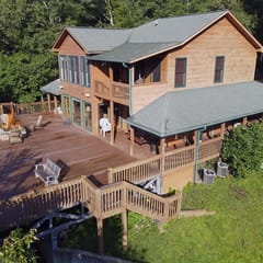 Golden Mountain Tops | Cozy Blue Ridge Cabin With Seasonal Mountain Views | Hot Tub • Fire Pit • Wi-Fi • FREE Daily Activities