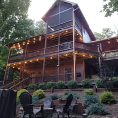 No Agenda Cabin | Pet-Friendly Blue Ridge Cabin with Hot Tub & Firepit